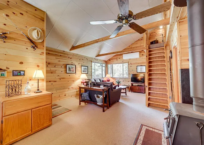 Hike & Atv: Secluded W/ Deck Holiday home